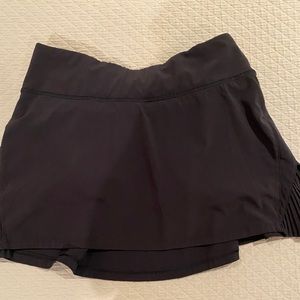 Lululemon black skort size 2